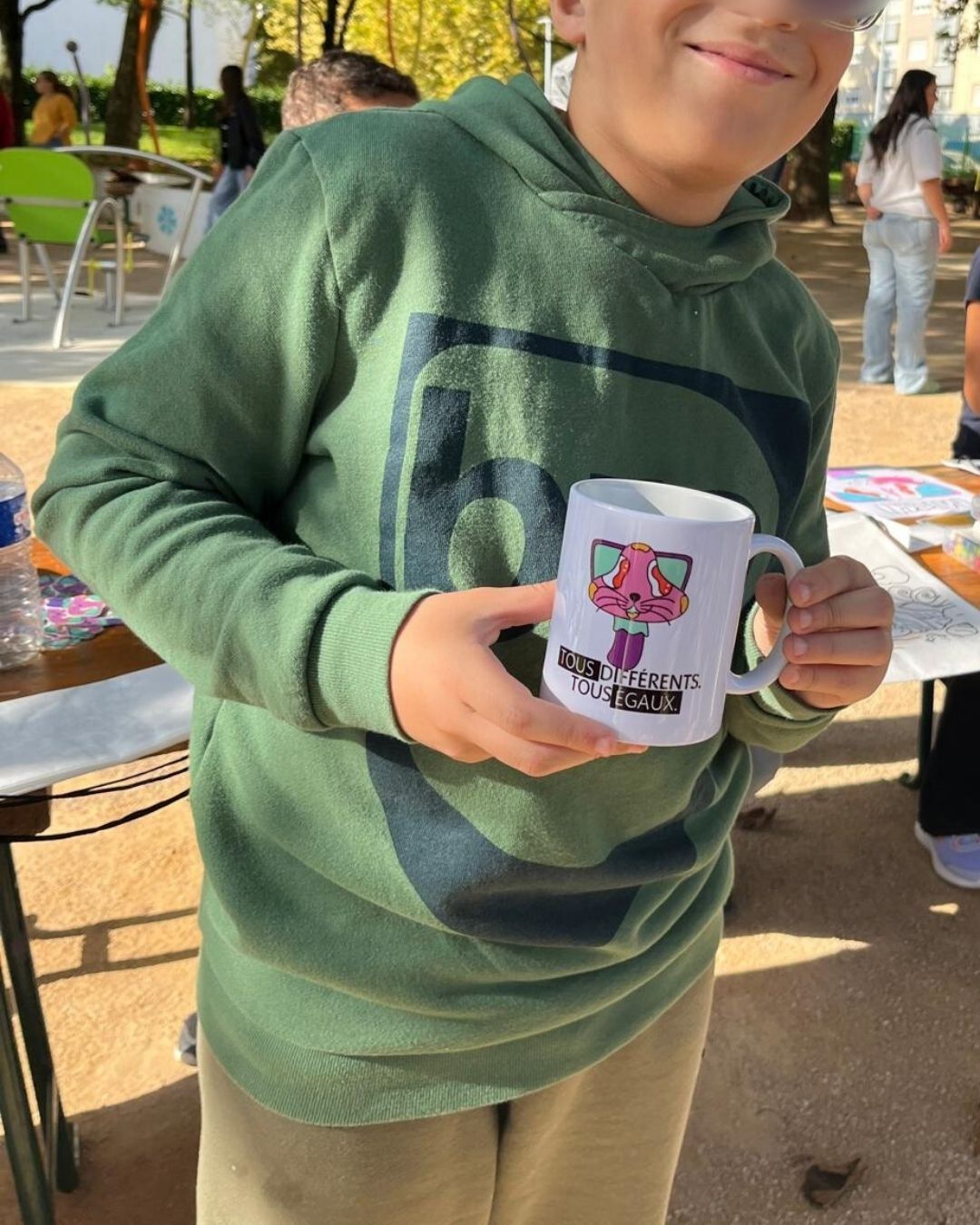 Tasse Michi – Tous différents, tous égaux | Le mug solidaire de l’inclusion