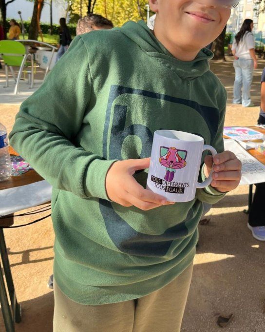 Tasse Michi – Tous différents, tous égaux | Le mug solidaire de l’inclusion